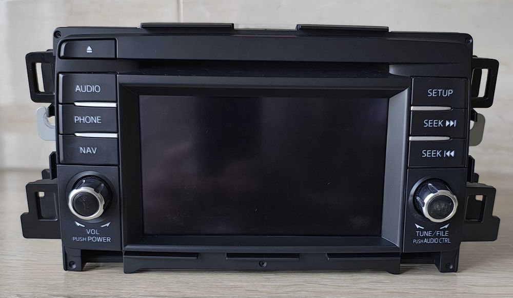 Panel audio i nawigacji do Mazdy CX-5, rocznik 2014