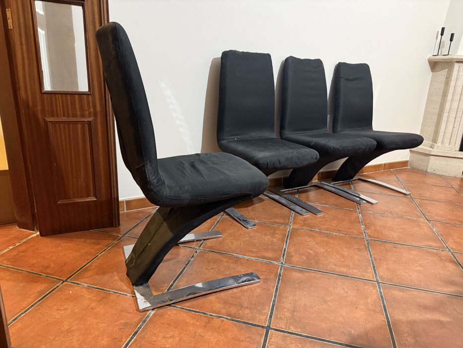Movel da sala com 4 cadeiras