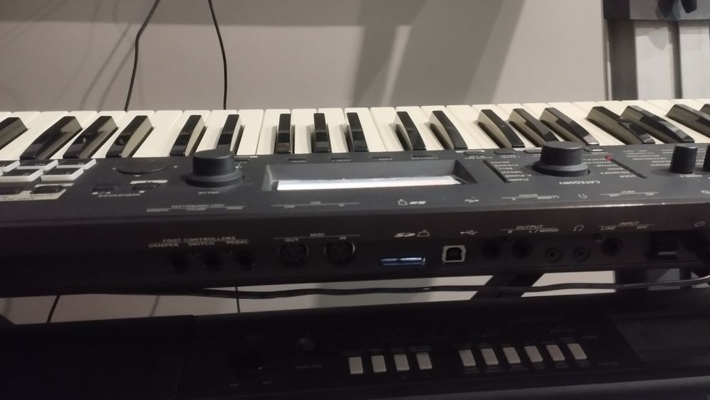 Syntezator Korg Kross 2