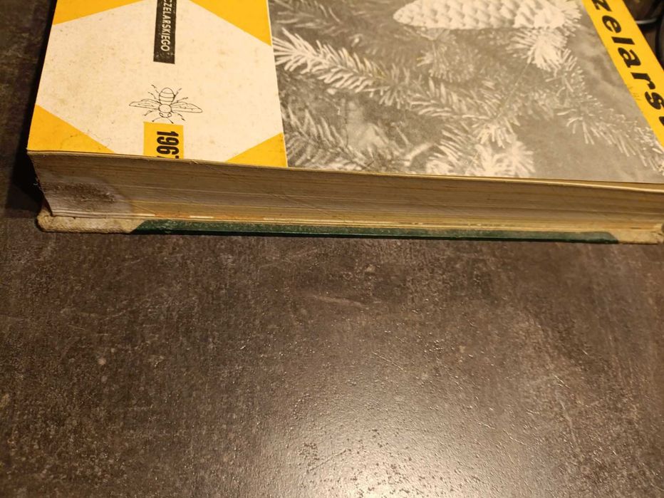 Pszczelarstwo magazyn kompletne roczniki 1967 i 1968 oprawione