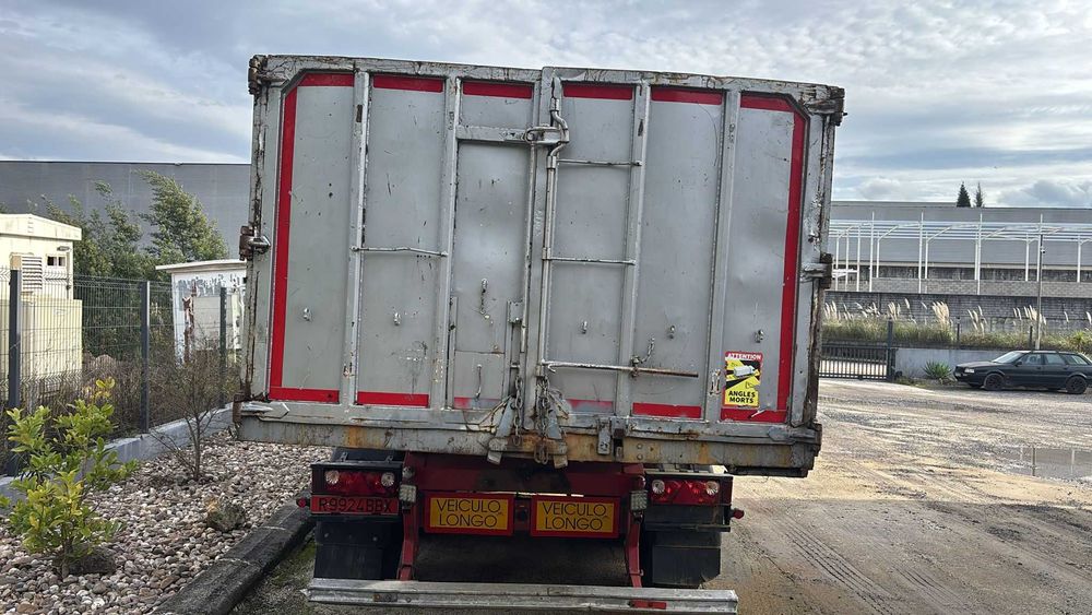 Semi-Reboque Sucateiro