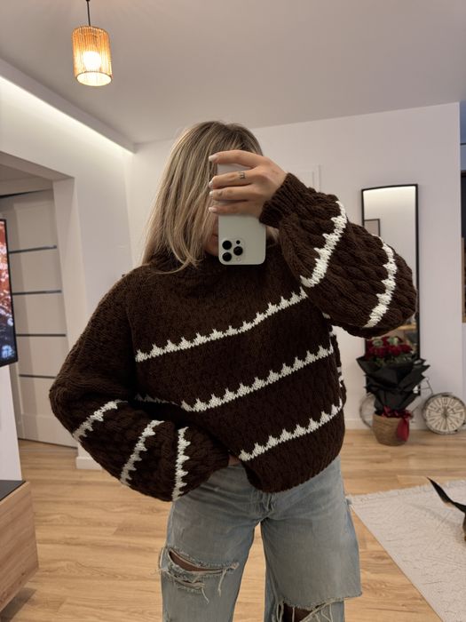Sweter w paski serduszka bufiaste rękawy | Brąz | U