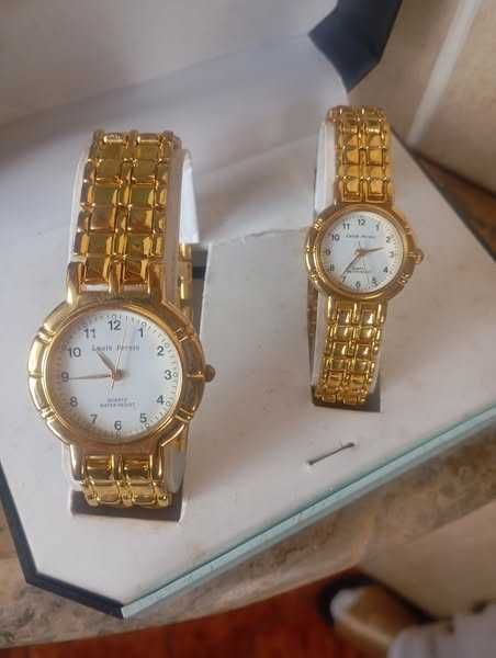 à venda: relógios de mulher dourados GIANI-GIORGIO..