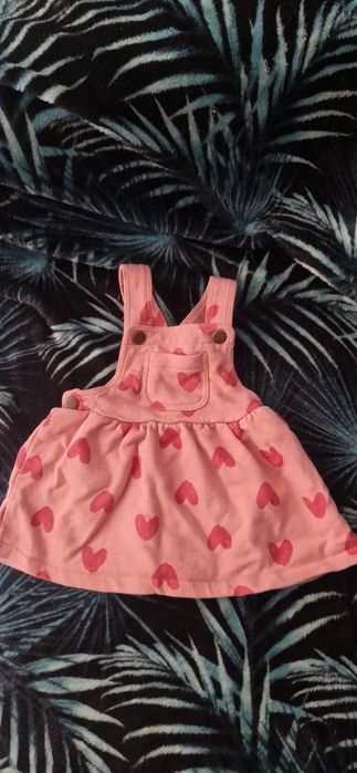 Sukienka ogrodniczka 68