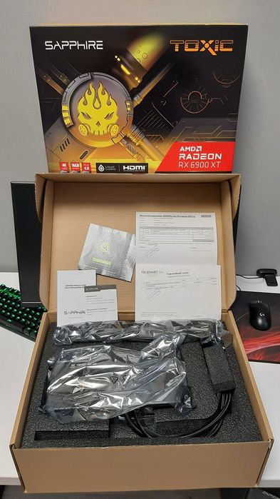 Ігрова відеокарта AMD Sapphire Radeon RX 6900 XT TOXIC