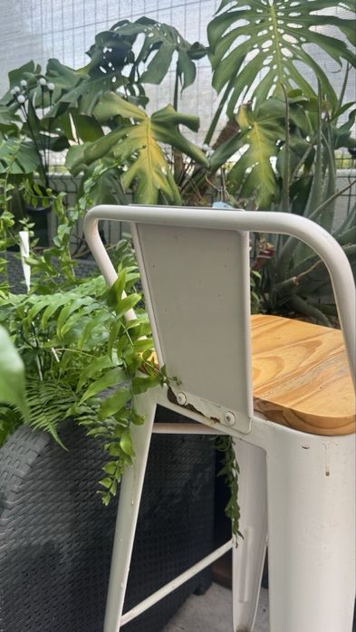 Conjunto de Mesa de Bar Alta e 2 Bancos Estilo Industrial - Design Moderno e Confortável