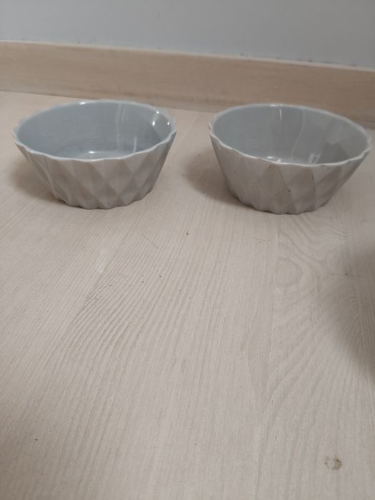Gladelig ikea zestaw szarych talerzy brązowy rant