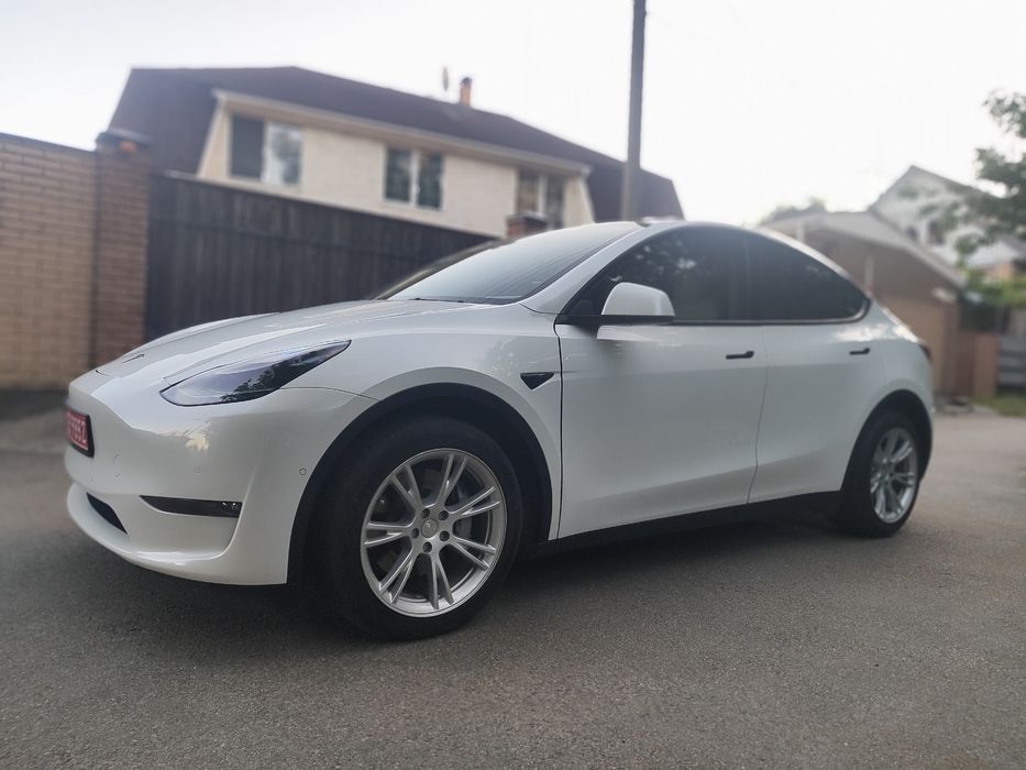 Tesla Model Y 21 р. 82 кВ. Київ