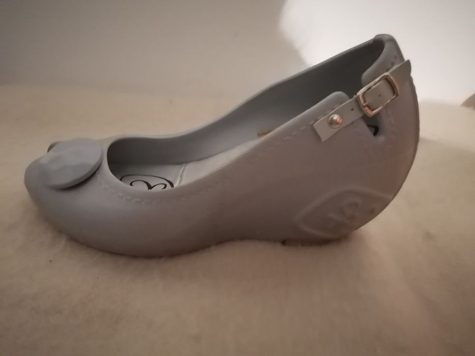 Sapatos da marca Raton