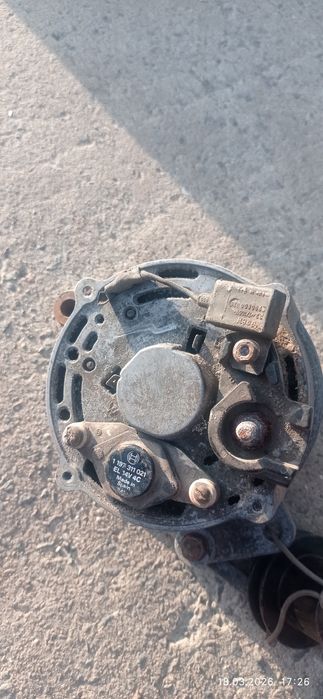 Продам генератор гольф 2  1.6д