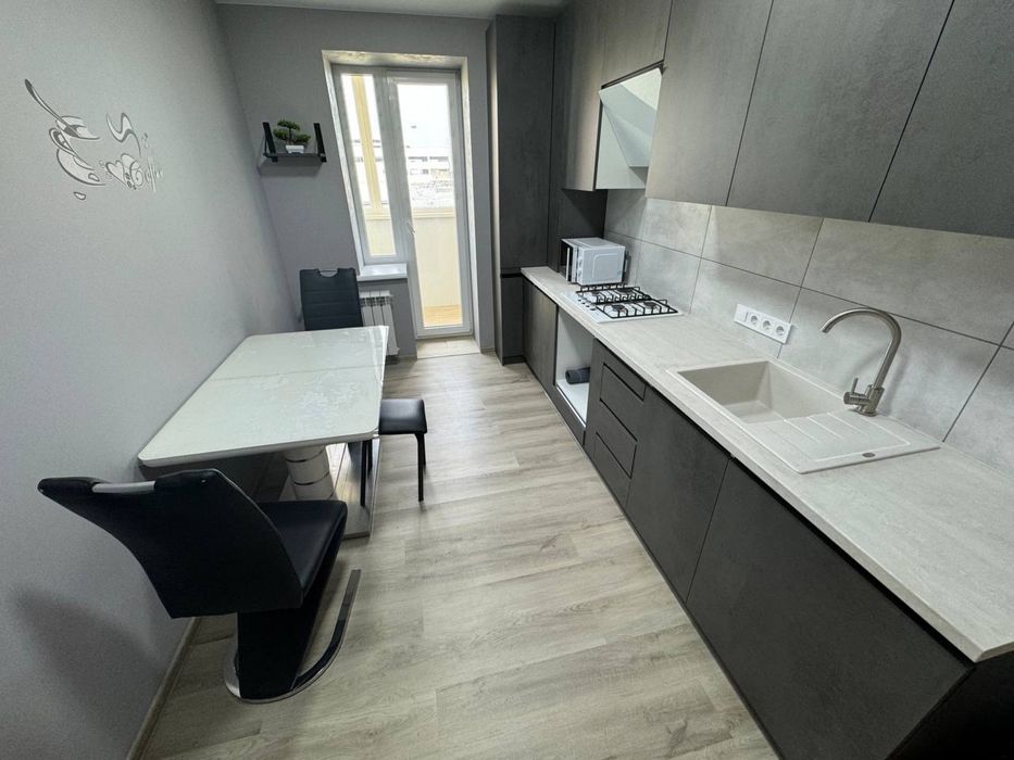 Продаж двокімнатної квартири!! Левада!!