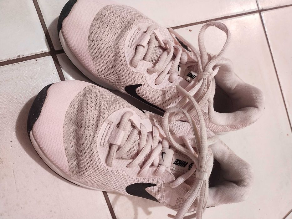 Świetne różowe buty do biegania Nike r.35.5