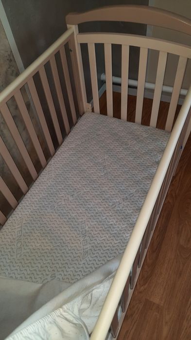 Дитяче ліжечко з матрацом та маятниковим механізмом. "Верес лд6"