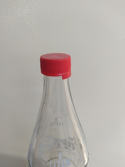 Пляшка Coca-Cola 1 liter.