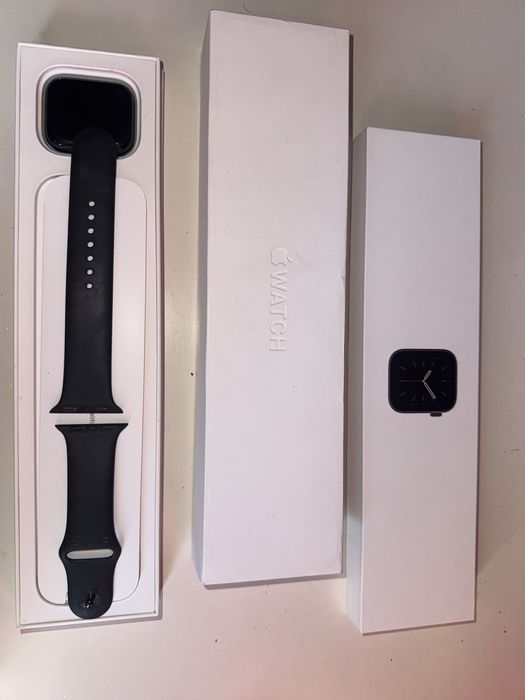 Apple Watch Series 6 44mm GPS – Space Gray