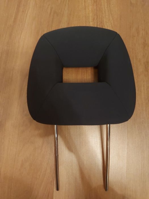 Підголковник для авто