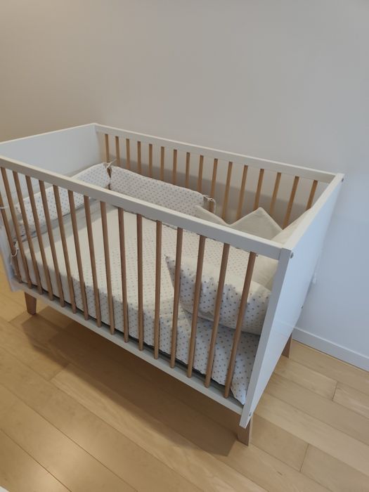 Vendo berço Zippy  + colchão