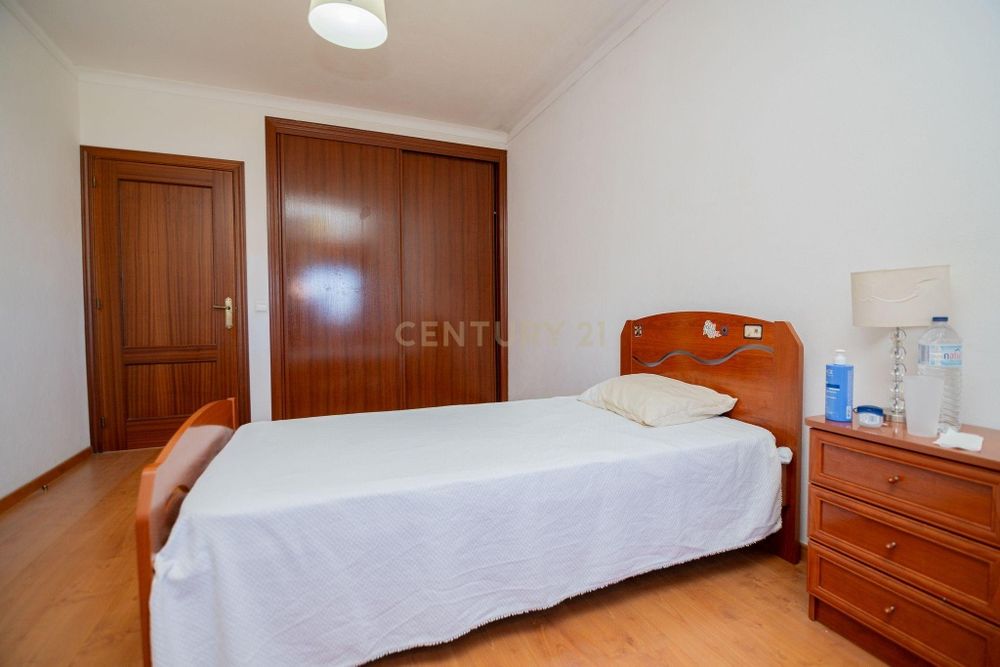 T3 Ótimo estado. Em Alvor Pequenas melhorias