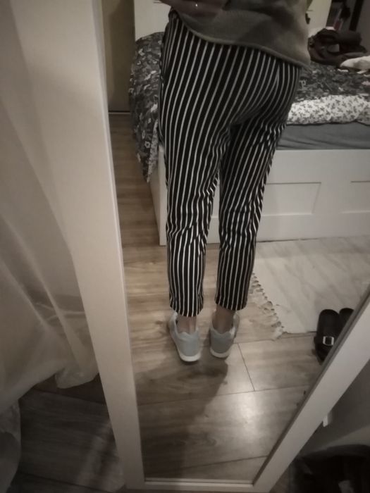 Spodnie elastyczne 7/8 paseczki