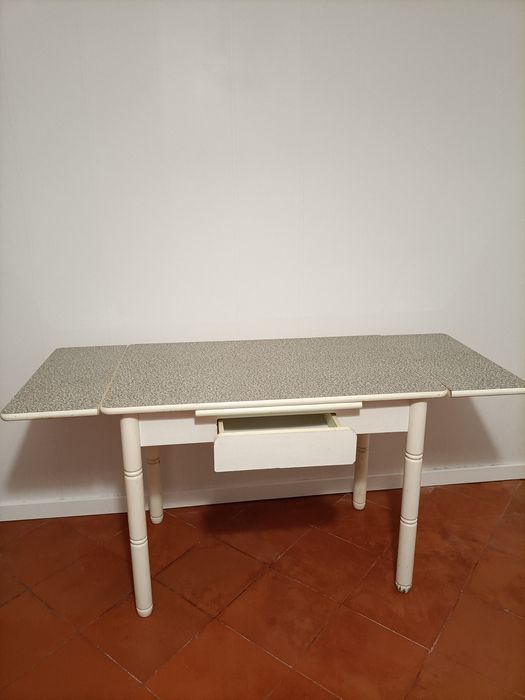 Mesa de cozinha extensível