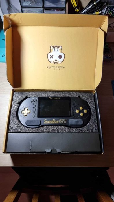 Hyperkin Supaboy Gold. + flash card. SNES Super Nintendo
