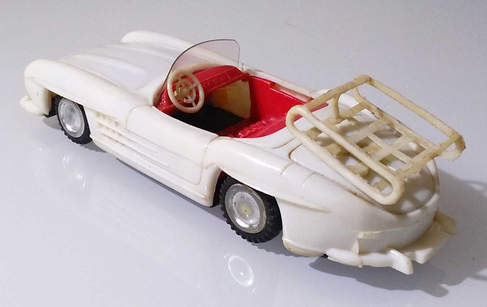 Antiga Miniatura ~ "MERCEDES 300 SL" ~ com Fricção ~ Hong Kong