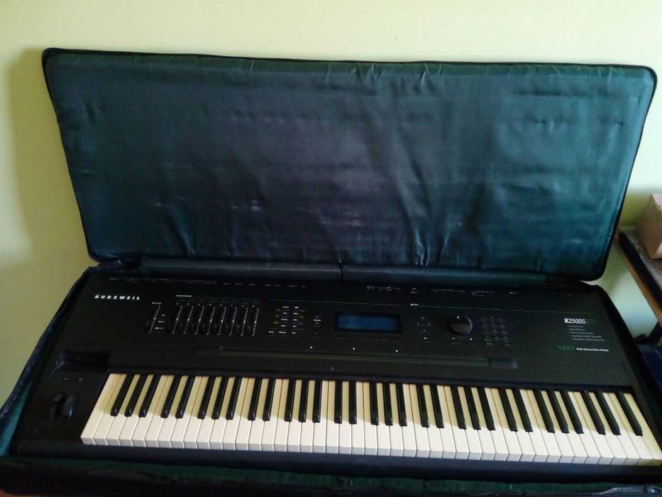 Синтезатор KURZWEIL K2500S
