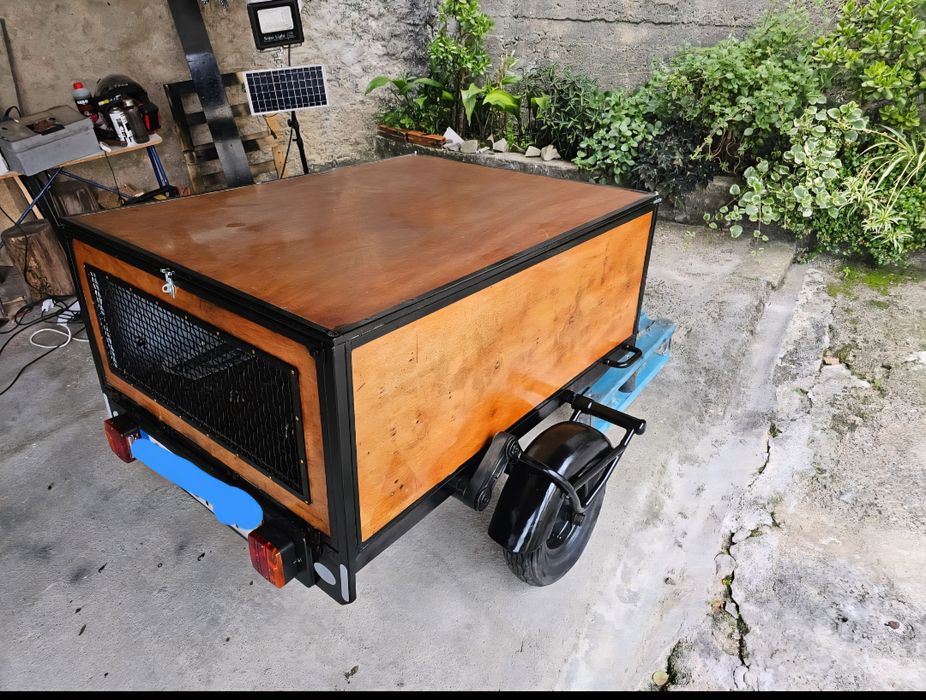 Pneus novos para reboque