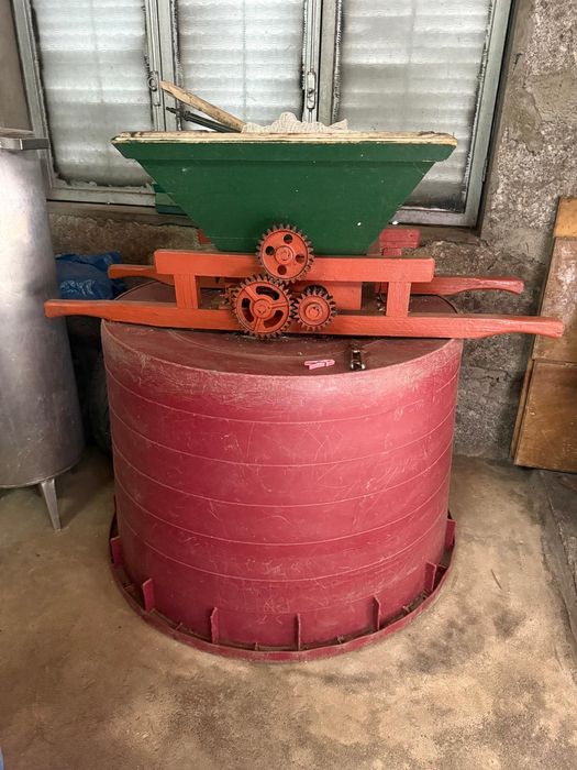 Relador de vinho e baça de plástico