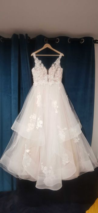 Piękna suknia ślubna r. 40