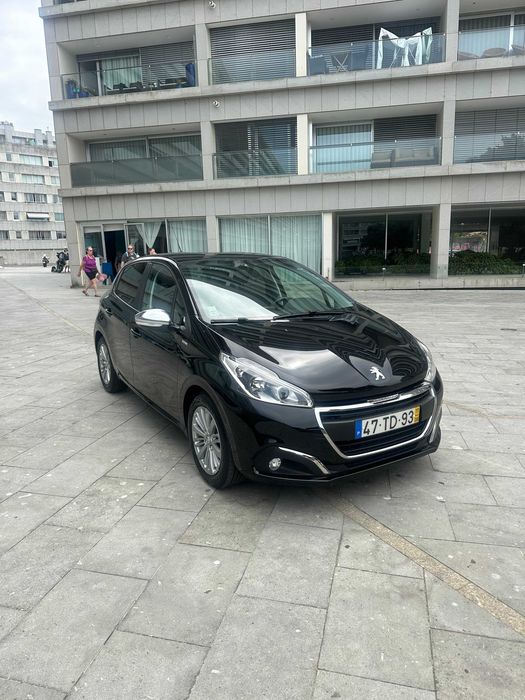 PEUGEOT 208 78000 km