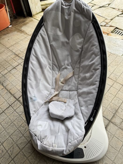 Cadeira/balanço de bebé 4moms em bom estado e totalmente funcional