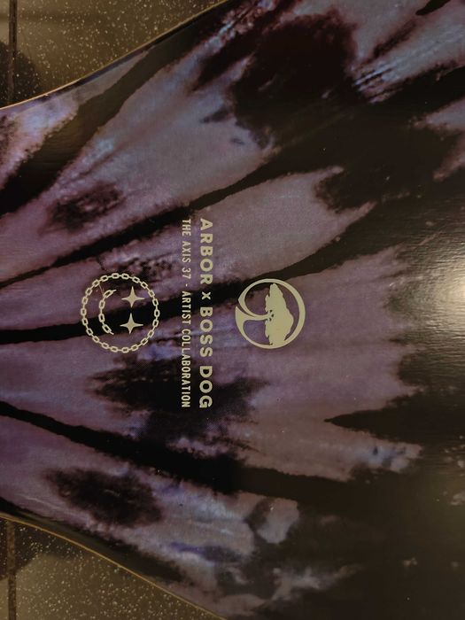 Skate longboard Arbor x Boss Dog, modelo The Axis 37"