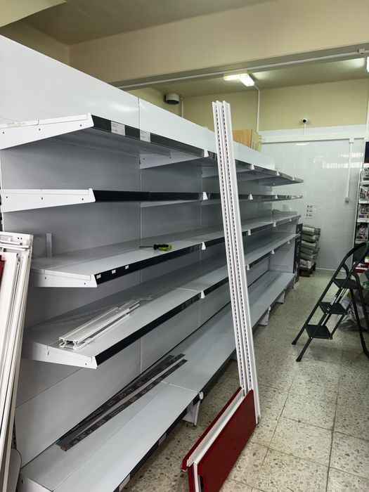 Estantes completas loja