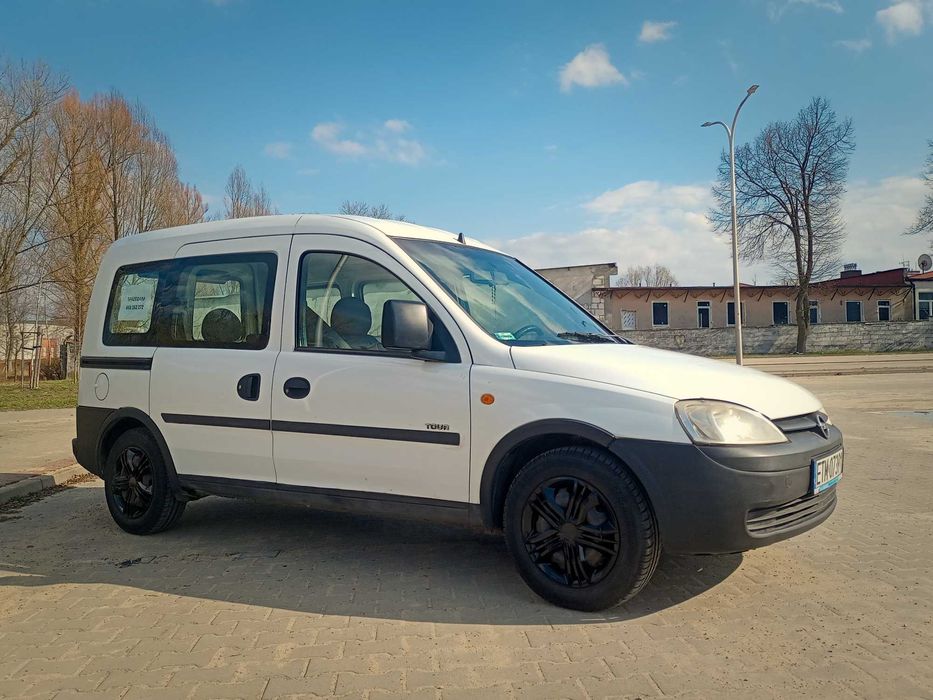 Dobry Opel Combo 1.6 b 2002r.