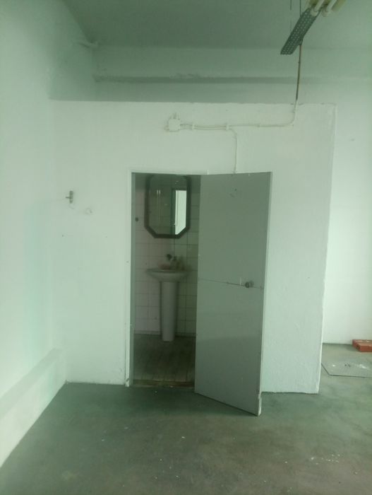 Armazém 200m2 Arrendar