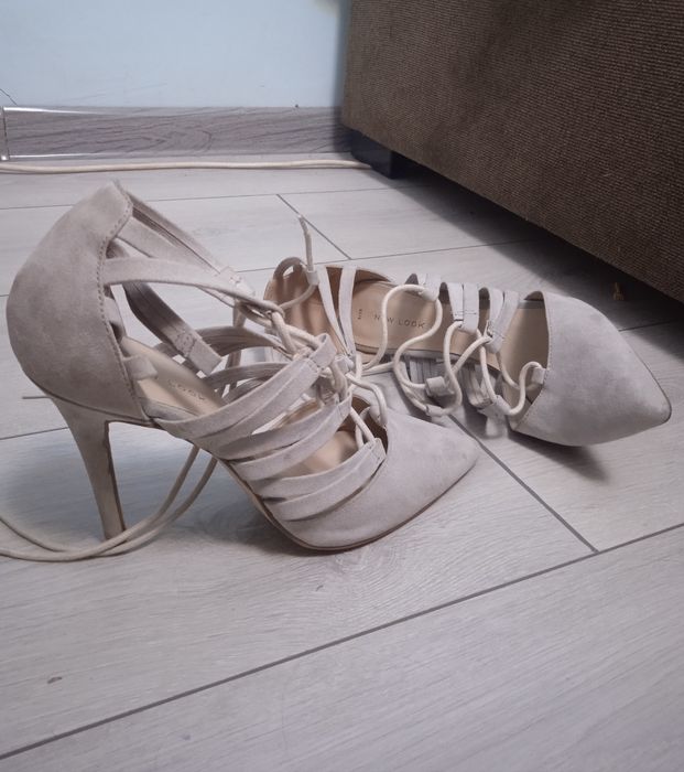 Туфлі загострені