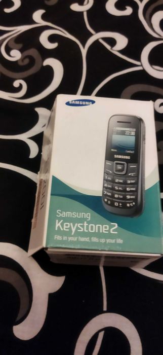 Телефон кнопочний самсунг
