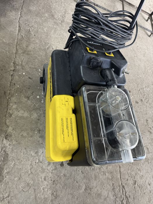 Професійний Миючий пилосос KARCHER PROFI 200