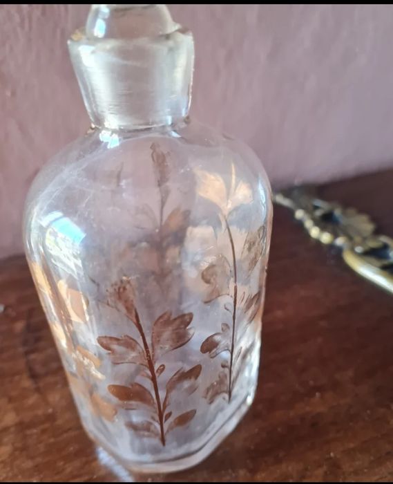 Frasco d. Maria, vidro soprado  pintado á mão .