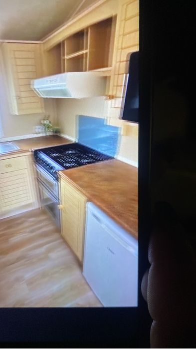 Casa modelar para alugar o (comprar)