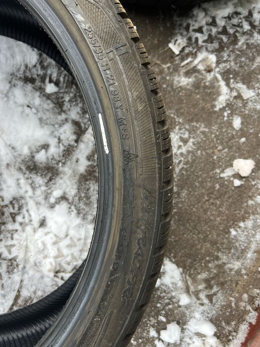 Шини 255/35R21 Vredestein зима