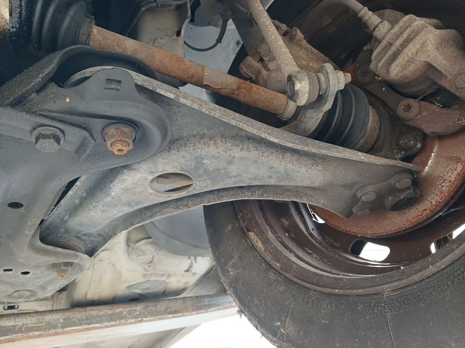 Braço de suspensão frente esquerdo PEUGEOT 208