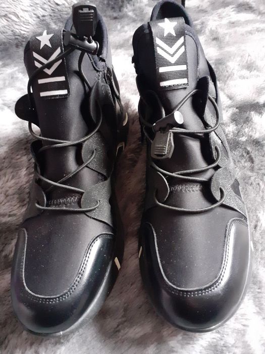 Nowe buty rozmiar 42 eleganckie i stylowe