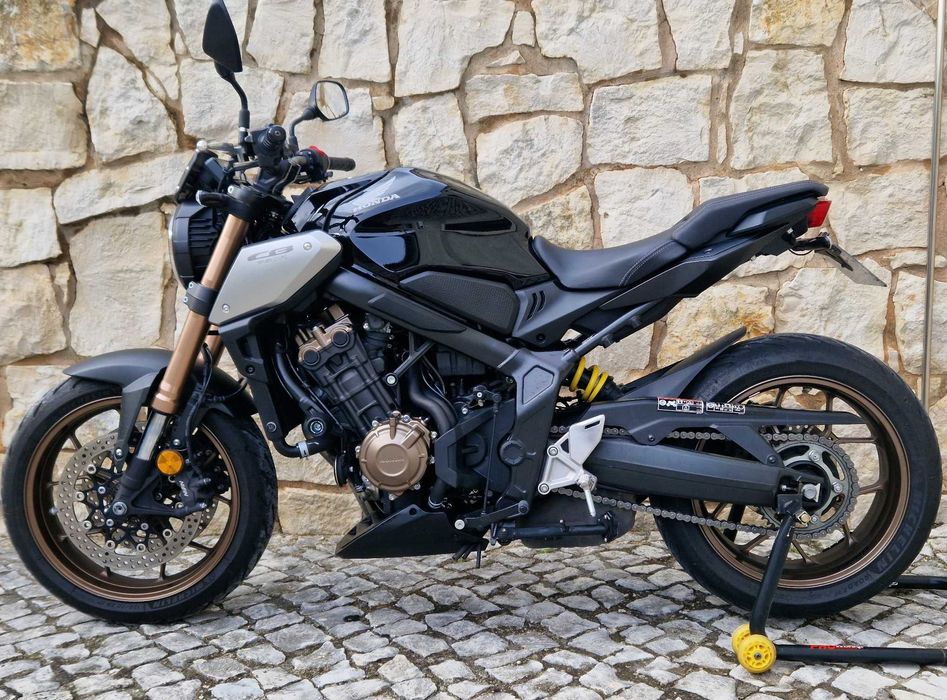 Sinfonia do 4 Cilindros! Honda CB650R – Impecável!