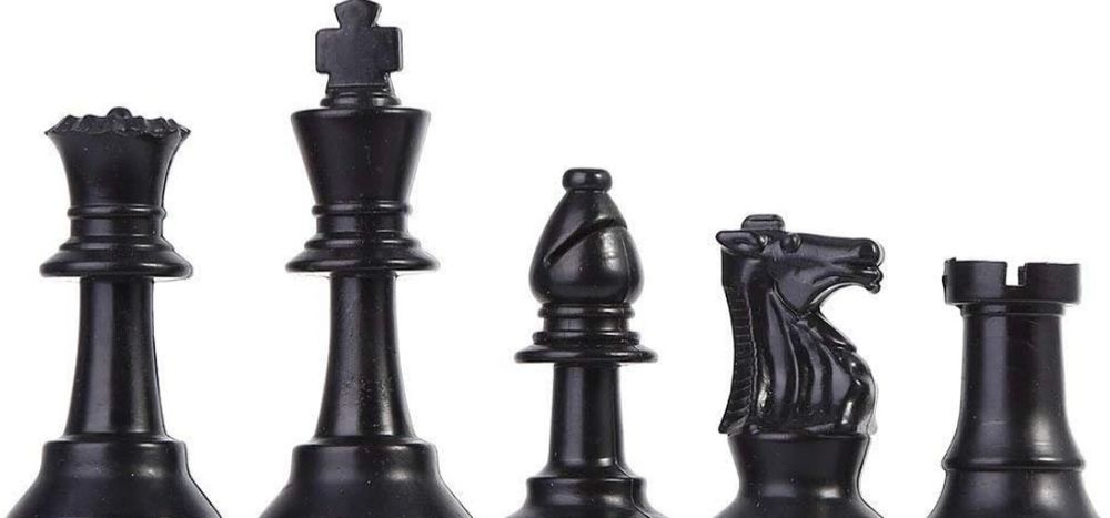 Szachy plastikowe 32 sztuki