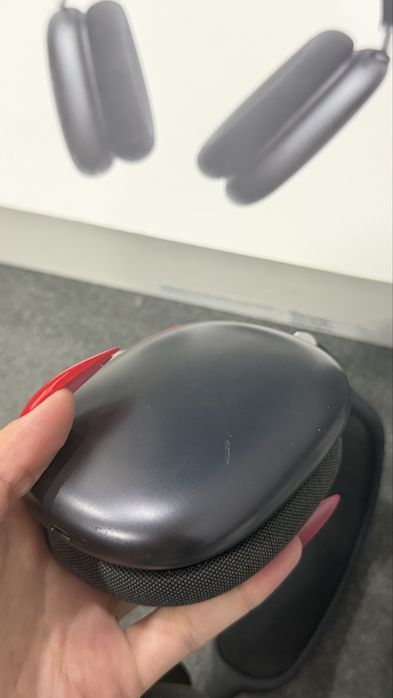 Оригінальні airpods max