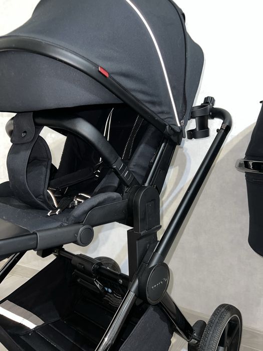 Коляска Carrello Ultimo (2 в 1 / люлька + прогулянкова)