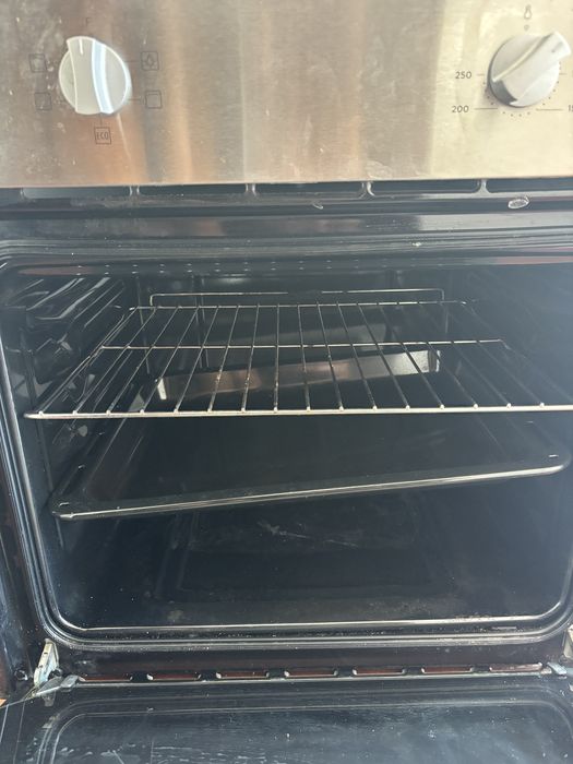 Forno eletrico funcionando bem, so necessita de limpeza
