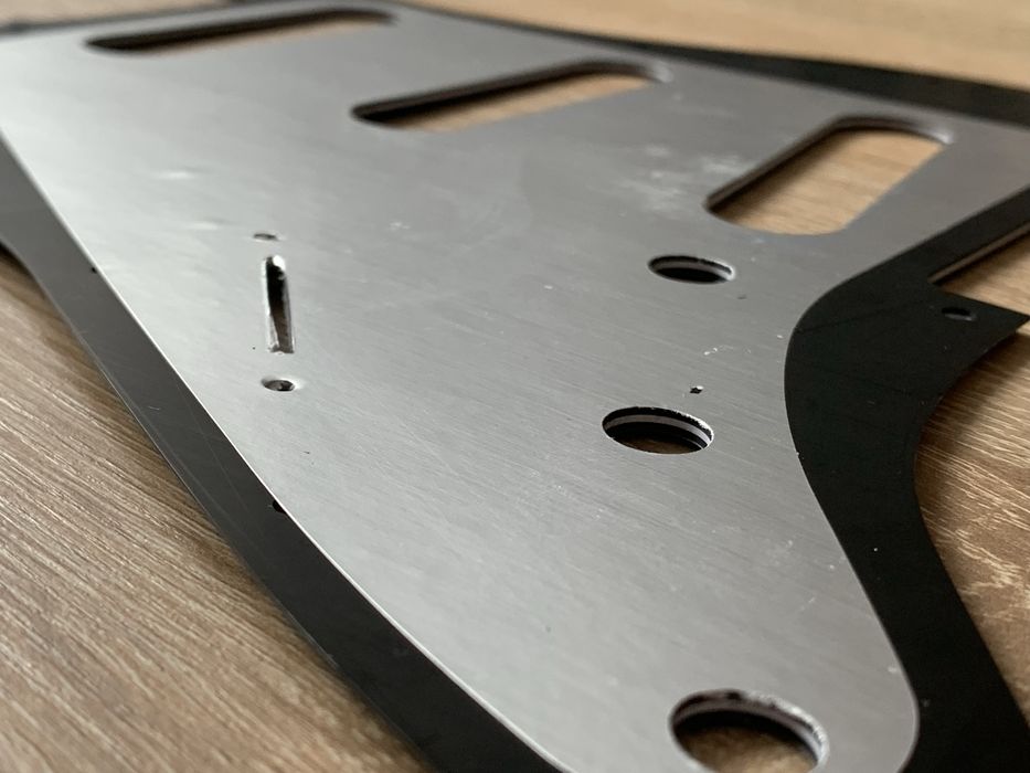 Harley Benton maskownica Stratocaster czarna Pickguard Black